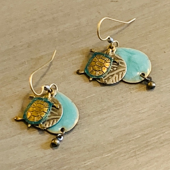Mixed tone earrings from Hawaii, sea turtle - Picture 6 of 6
